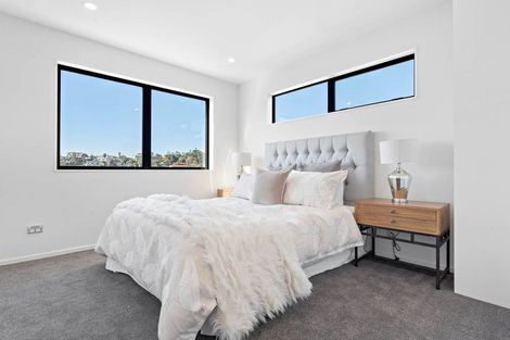 Photo of property in 116c Oaktree Avenue, Browns Bay, Auckland, 0630