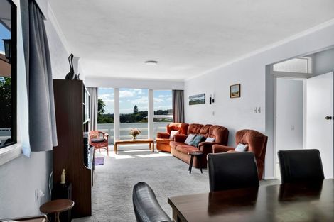 Photo of property in 10 Lawry Street, Moturoa, New Plymouth, 4310