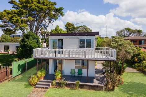 Photo of property in 2/401 East Coast Road, Mairangi Bay, Auckland, 0630