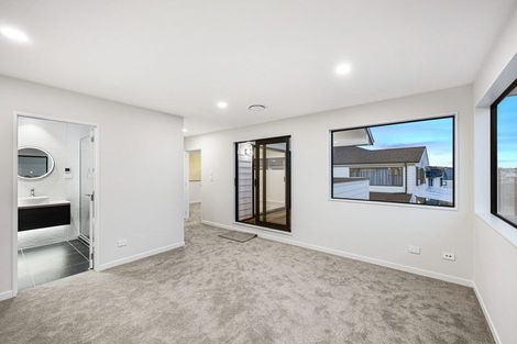 Photo of property in 15 Kumukumu Road, Long Bay, Auckland, 0630