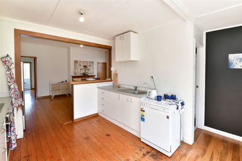 Photo of property in 36 Karaka Street, Helensville, 0800