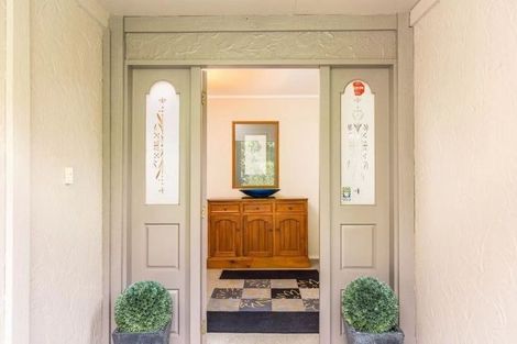 Photo of property in 13 Framalda Place, Conifer Grove, Takanini, 2112