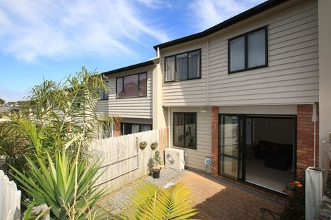 Photo of property in 49/22 Northcross Drive, Oteha, Auckland, 0632
