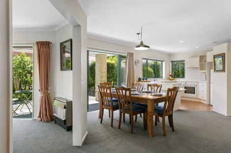 Photo of property in 30 Fairview Terrace, Waipahihi, Taupo, 3330