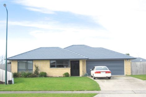 Photo of property in 10 Fencourt Place, Rototuna North, Hamilton, 3210