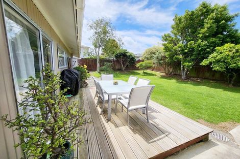 Photo of property in 2/18a Sherwood Avenue, Te Atatu South, Auckland, 0610