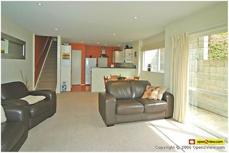 Photo of property in 17 Kopiko Way, Brooklyn, Wellington, 6021