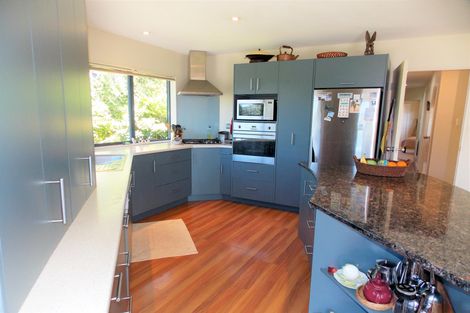 Photo of property in 21 Athenree Road, Athenree, Katikati, 3177