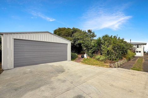 Photo of property in 111 Karaka Street, Castlecliff, Whanganui, 4501