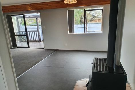 Photo of property in 2/31 Sutton Crescent, Papakura, 2110