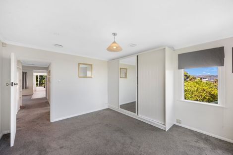 Photo of property in 4 Pekanga Road, Normandale, Lower Hutt, 5010