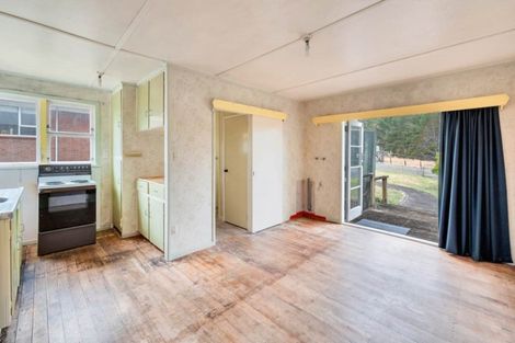 Photo of property in 24 Hand Road, Helensville, 0800