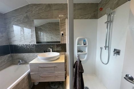 Photo of property in 12 Carn Place, Weymouth, Auckland, 2103