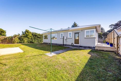 Photo of property in 23 Longfellow Road, Opunake, 4616