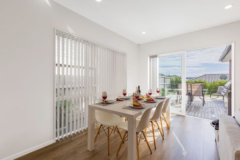 Photo of property in 69 Nobilo Road, Kumeu, 0810