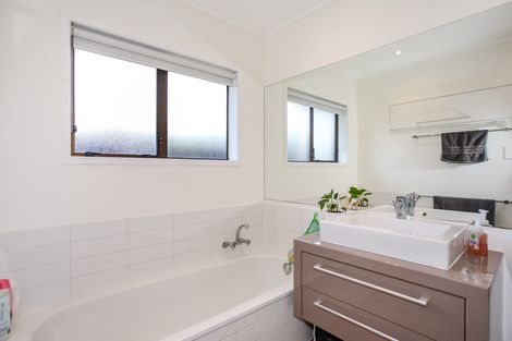 Photo of property in 34a Landscape Road, Pukekohe, 2120