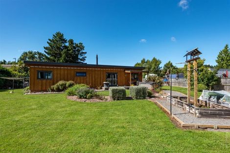 Photo of property in 5 Cross Street, Coalgate, 7673