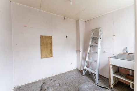 Photo of property in 10 Cashel Street, South Dunedin, Dunedin, 9012