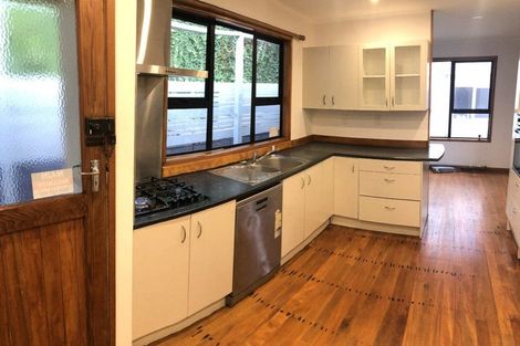 Photo of property in 5 Braemar Terrace, Johnsonville, Wellington, 6037