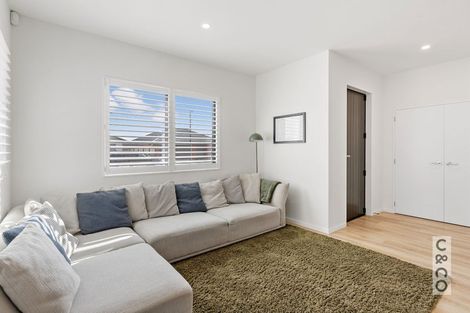 Photo of property in 12 Paihere Street, Huapai, Kumeu, 0810