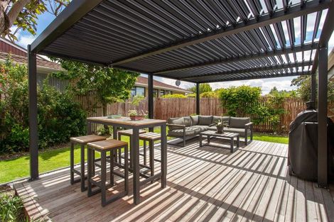 Photo of property in 7 Sawtell Place, Northcote, Christchurch, 8052