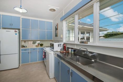 Photo of property in 2/37 Shakespeare Road, Milford, Auckland, 0620