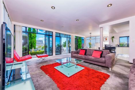 Photo of property in 2/38 Luckens Road, West Harbour, Auckland, 0618