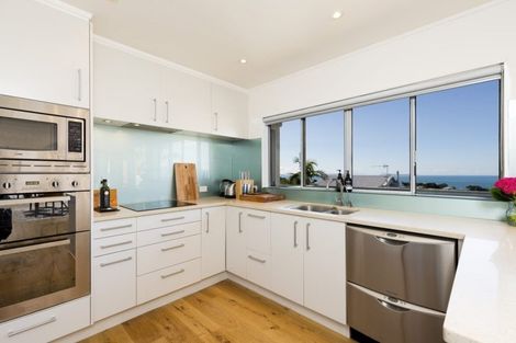 Photo of property in 2/65 Castor Bay Road, Castor Bay, Auckland, 0620