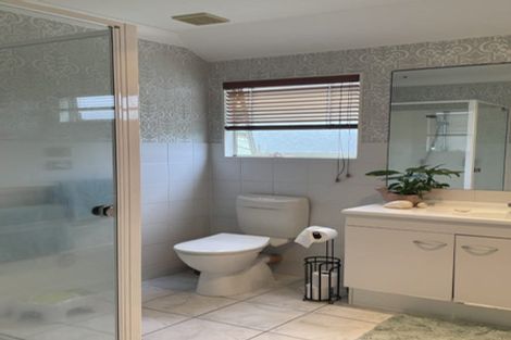 Photo of property in 6 Esther Place, Red Beach, 0932