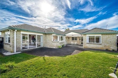 Photo of property in 2 Amadeus Place, Northpark, Auckland, 2013