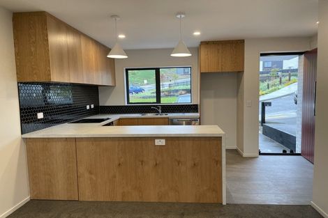 Photo of property in 10 Bee Lane, Whitby, Porirua, 5024