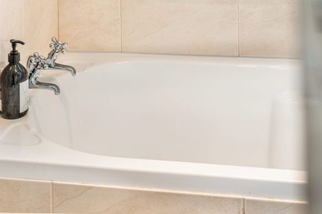 Photo of property in 24 Weza Lane, Kumeu, 0810