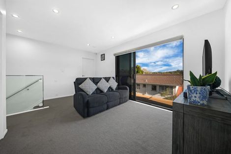 Photo of property in 58b Spinella Drive, Bayview, Auckland, 0629