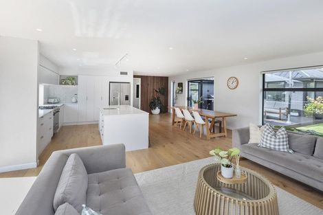 Photo of property in 7 Winning Post Place, Halswell, Christchurch, 8025