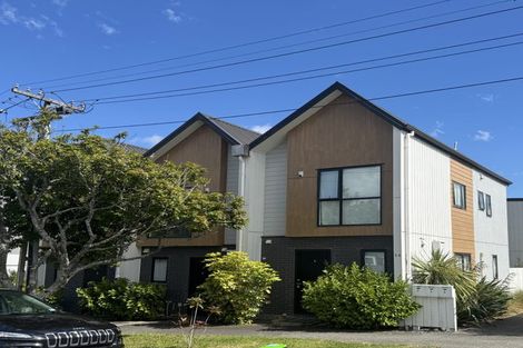 Photo of property in 3/2c Walsall Street, Avondale, Auckland, 1026