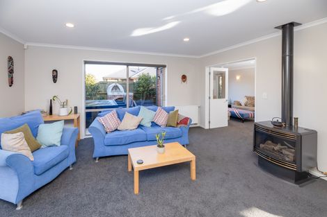 Photo of property in 136 Rothesay Road, Parklands, Christchurch, 8083