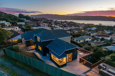 Photo of property in 19 Kinloch Place, Papakowhai, Porirua, 5024