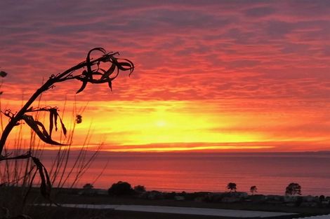 Photo of property in 787 Main North Road, Bay View, Napier, 4182