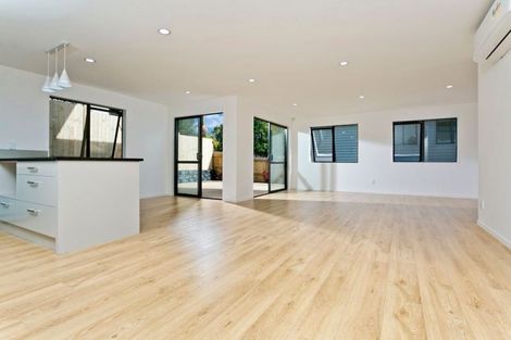 Photo of property in 62a Verran Road, Birkdale, Auckland, 0626
