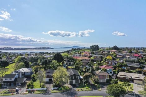 Photo of property in 1/5 Colleen Norma Place, Half Moon Bay, Auckland, 2012