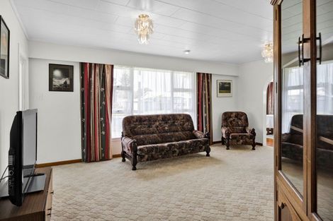 Photo of property in 75 Domett Street, Waitara, 4320