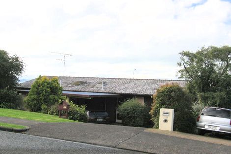 Photo of property in 8 Callender Place, Shelly Park, Auckland, 2014