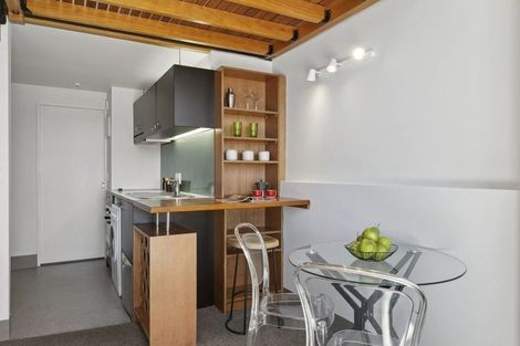 Photo of property in Urbane Apartments, 27/29 Webb Street, Mount Cook, Wellington, 6011