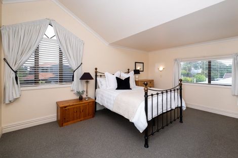 Photo of property in 5 Selwyn Road, Hospital Hill, Napier, 4110