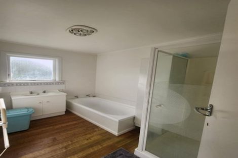 Photo of property in 18 School Road, Riverhead, 0820