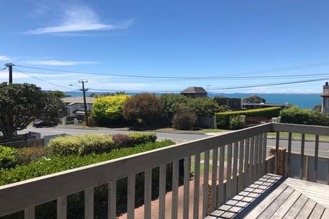 Photo of property in 1/150 Beach Road, Campbells Bay, Auckland, 0630