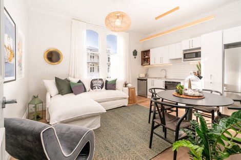 Photo of property in 18 Portland Crescent, Thorndon, Wellington, 6011