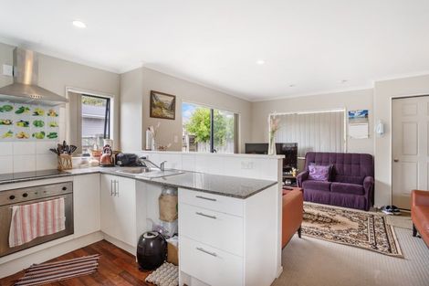 Photo of property in 5 Lendic Avenue, Henderson, Auckland, 0612