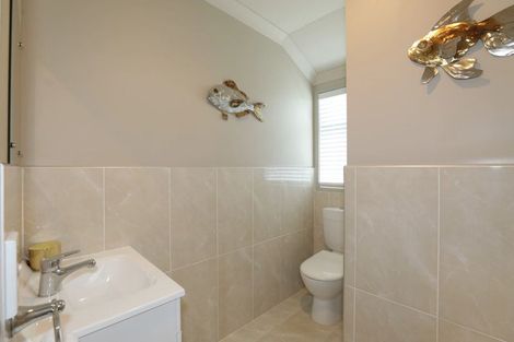 Photo of property in 41 Kinder Street, Acacia Bay, Taupo, 3330