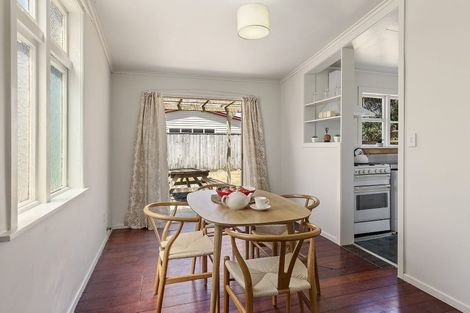 Photo of property in 137 Apu Crescent, Lyall Bay, Wellington, 6022